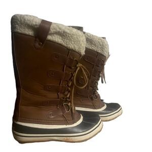 Portland Lace Up Thinsulate Boots with Fleece Top (NBW)- Size 7.5